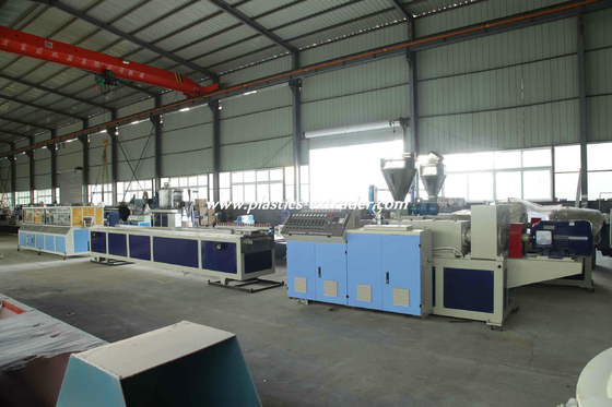 PVC köpük WPC kurulu Makinası zarı kabuk / WPC ekstrüzyon makine